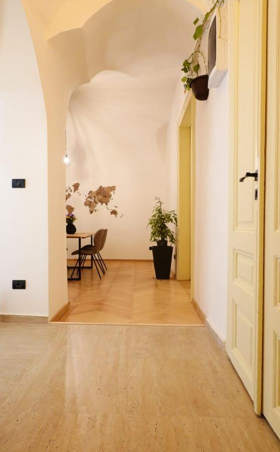 The Industrique Home - 3 Bedroom Apartment Timisoara Exterior foto
